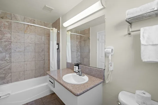 غرفة بسريرين كوين، Rose Garden Inn - San Jose Airport 10/10