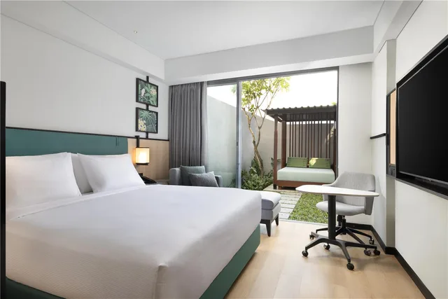 Room, King Bed, Terrace, Hilton Garden Inn Bali Nusa Dua 1/8