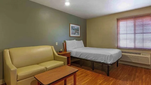 غرفة بسرير مزدوج بمطبخ لذوي الإعاقة، Studio 6 Extended stay Bossier City, LA - Shreveport 4/10