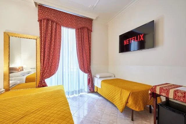 غرفة قياسية رباعية بأسرّة بطابقين، Virginia Hotel 2/10