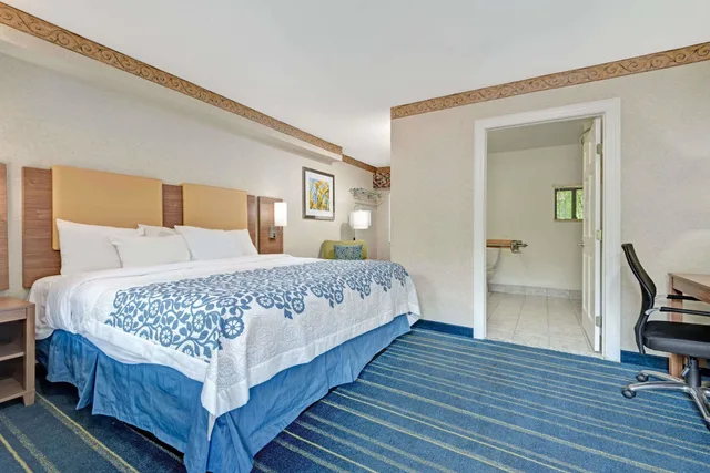 غرفة بسرير كينج، Days Inn by Wyndham Ridgefield 2/3