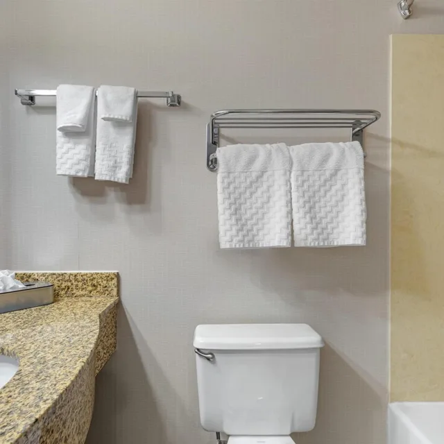 غرفة بسرير كينج بجاكوزي، Best Western Hunt's Landing Hotel Matamoras/Milford 9/10