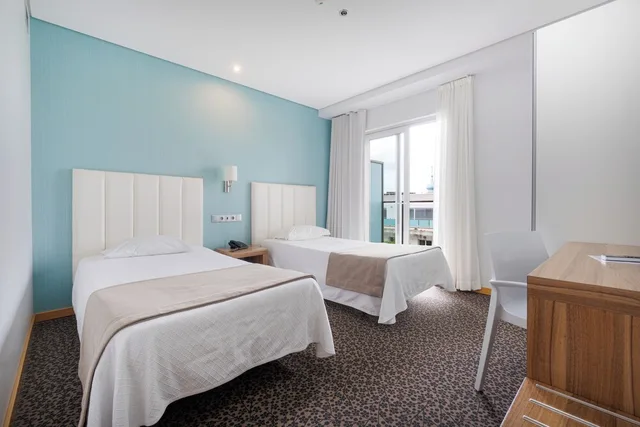 City, Twin Beds، Azinheira 3/6