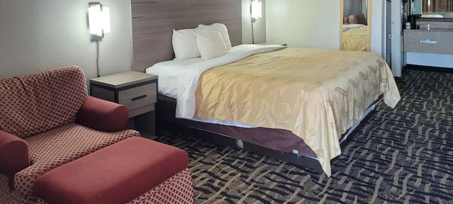جناح ديلوكس بسرير كينج بجاكوزي للمدخنين، Motel6 Jackson, MS - Southwest 6/9