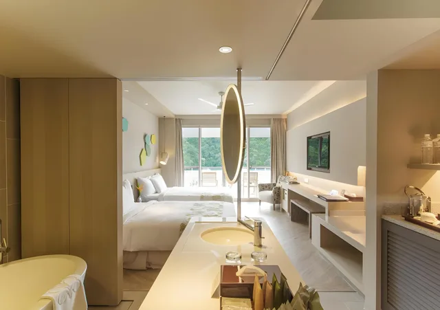 Deluxe, Ocean View, Palau Royal Resort 1/1