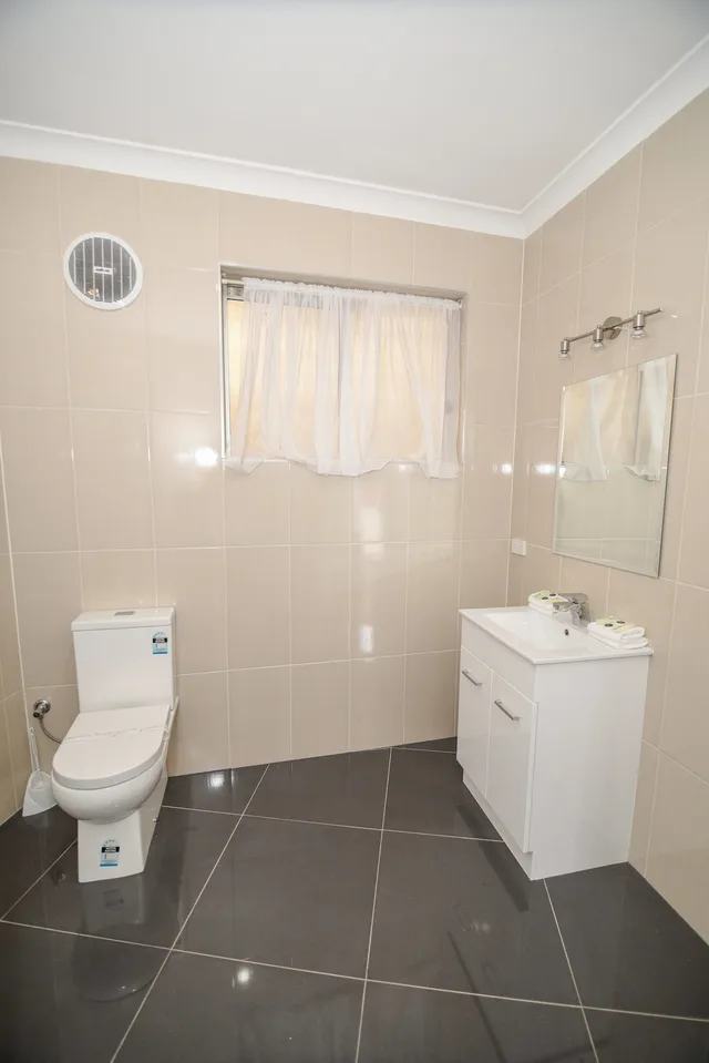 غرفة عائلية بسرير كوين وسريرين منفصلين، DANDENONG MOTEL 5/7
