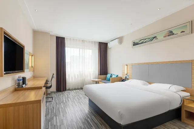 غرفة بزنس بسرير كينج وسرير كوين، City Comfort Inn (Wanda Store, Xianning South Railway Station) 1/1
