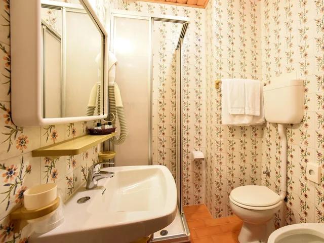 غرفة ثلاثية، Hotel Adriana 2/3
