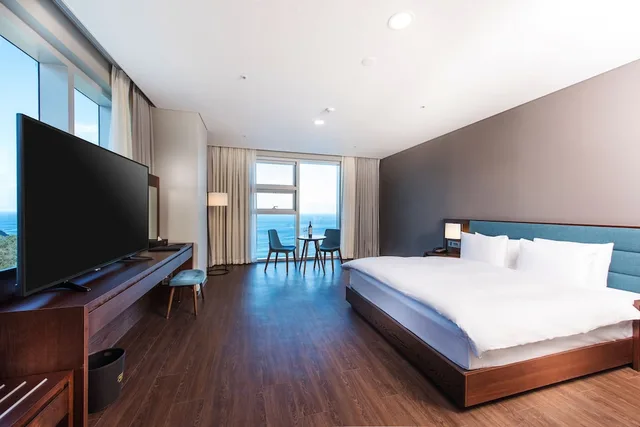 غرفة ديلوكس بسرير كوين بإطلالة جزئية على البحر، Hotel Tops 10 2/10