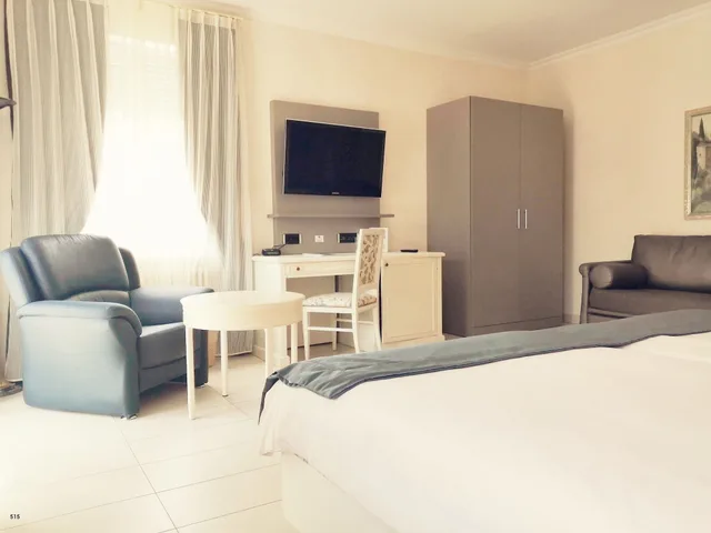 جناح جونيور بسرير كوين مع أريكة، Best Western Hotel Bellevue Au Lac 5/7