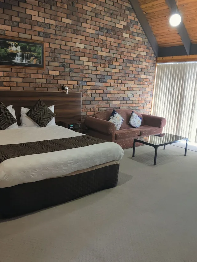 غرفة ديلوكس بسرير كوين مع أريكة، Belvoir Village Motel Apartments 1/4