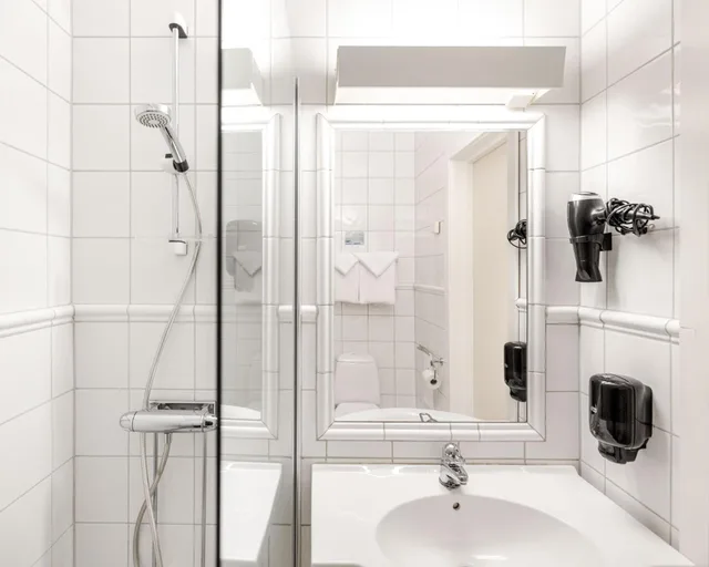 غرفة قياسية بسرير مزدوج، Fru Haugans Hotel 9/9