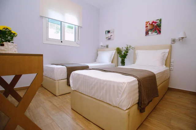 فيلا ديلوكس بسريرين كوين وسريرين منفصلين بإطلالة على البحر بـ3 غرف نوم بمسبح خاص، Ionian Heaven Villas 2/5