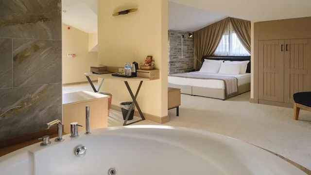 بنتهاوس سوبيريور بسرير كوين بإطلالة على النهر مع أريكة بحوض جاكوزي، Mata Butik Hotel 3/3