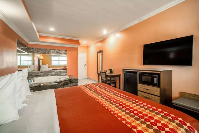 غرفة بسرير كينج، Rodeway Inn and Suites Pasadena 4/8