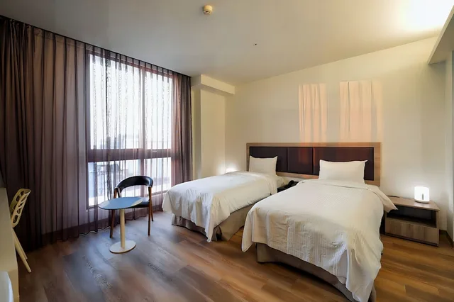Executive, Twin Beds, Balcony, Freedom Design 5/7
