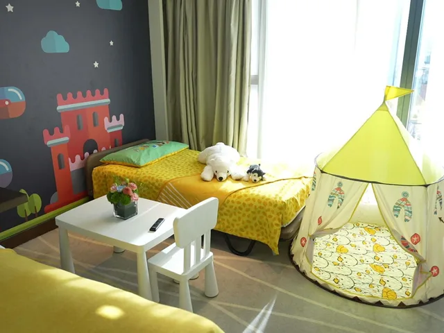 غرفة سوبيريور عائلية بسرير كوين مع أريكة، Novotel Nanjing Central Suning 6/7