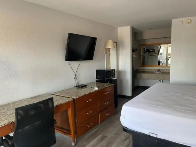 غرفة بسرير كينج للمدخنين لذوي الإعاقة، Motel6 Laurel, MS 6/10