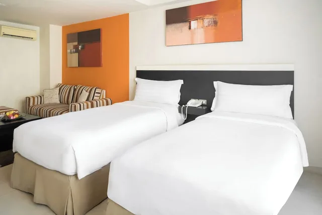 غرفة سوبيريور بسرير مزدوج وسريرين منفصلين، Aston Denpasar Hotel & Convention Center 4/8
