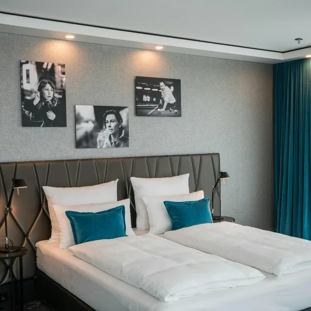 غرفة سوبيريور بسرير كينج، MOTEL ONE BERLIN-UPPER WEST 1/2
