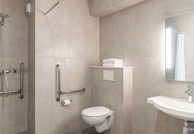غرفة بسرير مزدوج لذوي الإعاقة، B&B Hotel Villefranche-sur-Saone Sud 2/2