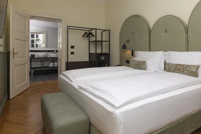 جناح، Stadt Hotel Citta 2/6