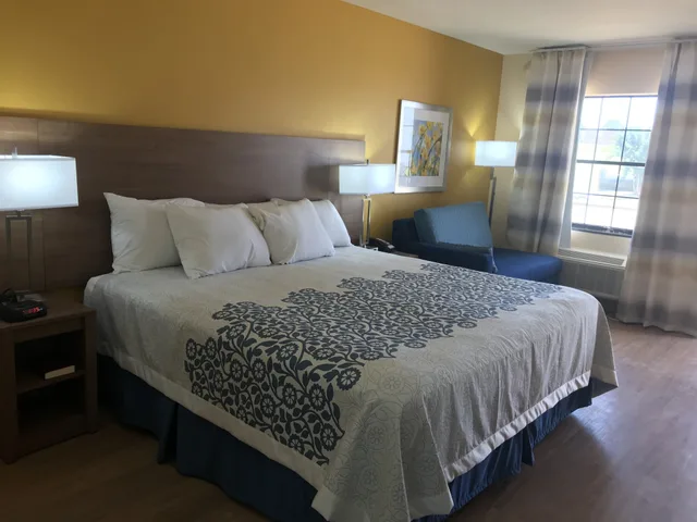 غرفة بسرير كينج لذوي الإعاقة، Days Inn By Wyndham Batesville 3/5