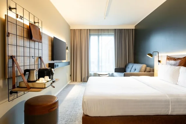 Moxy, Queen Bed، Moxy Paris Val d Europe 1/10