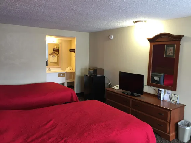 غرفة بسرير مزدوج أو سريرين منفصلين، Americas Best Value Inn Merrillville 3/3