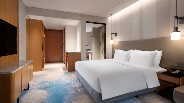 غرفة بسرير كينج بإطلالة على الحديقة، Holiday Inn Chengde Park View 1/3
