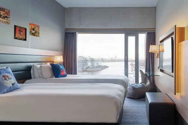 Standard, Twin Beds, Moxy Amsterdam Houthavens 1/7