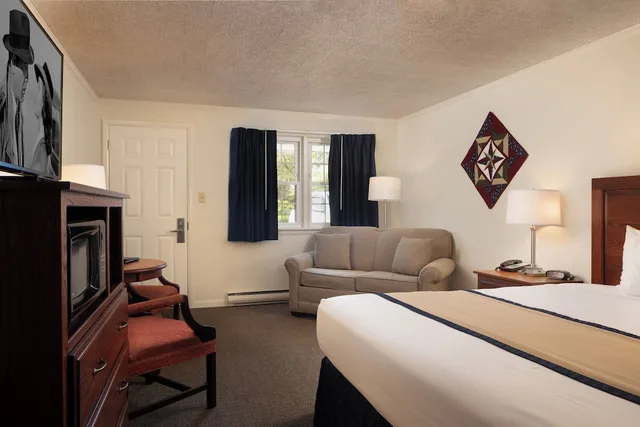 غرفة قياسية بسرير كينج، Travelers Rest Motel 1/6