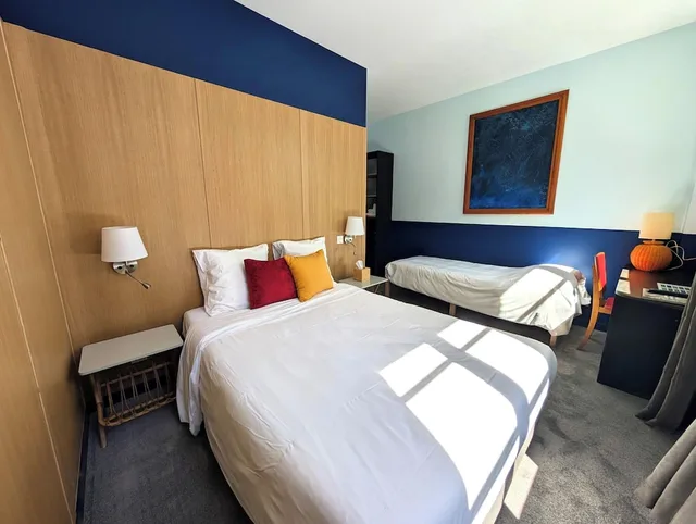 غرفة ثلاثية بسرير مزدوج وسرير فردي، HOTEL D'ANGLETERRE 6/10
