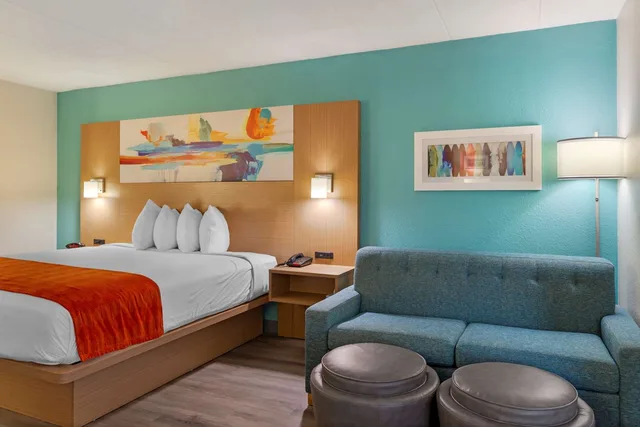 غرفة كبيرة بسرير كينج مع أريكة، Best Western Plus Executive Hotel 2/3