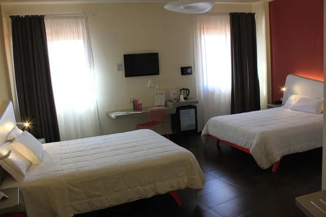 غرفة سوبيريور رباعية بسريرين كوين، President Hotel Palermo 2/3