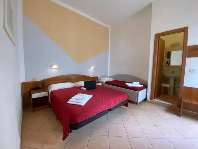 غرفة ثلاثية، Hotel Villa Caterina 10/10