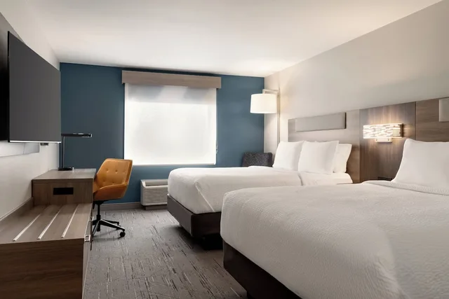 غرفة قياسية بسريرين كوين، Holiday Inn Express Hotel Suites Edmond 1/8