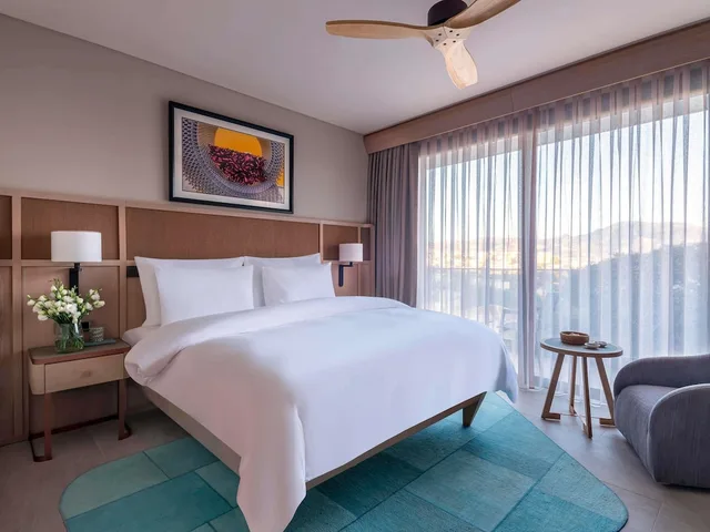 غرفة ديلوكس بسرير كينج بإطلالة على الحديقة، The Bodrum Hotel Yalikavak - MGallery Collection 1/10