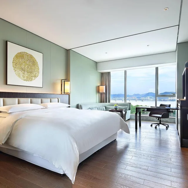 غرفة كلوب بسرير كينج، Sheraton Grand Hangzhou Binjiang Hotel 2/5