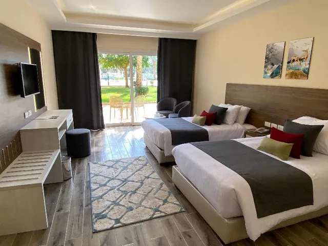 Deluxe, Double Bed, Amwaj Oyoun Resort and Spa 2/2