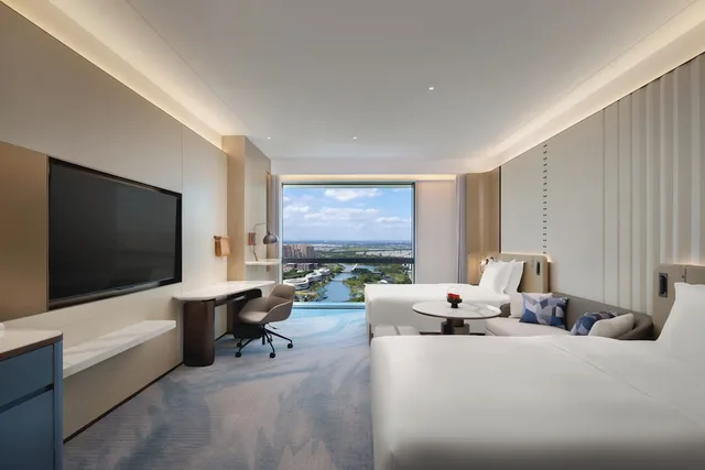غرفة قياسية بسريرين مزدوجين بإطلالة على النهر لذوي الإعاقة، Crowne Plaza Kunshan East by IHG 2/4