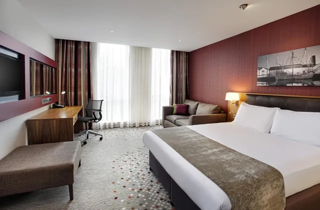غرفة قياسية بسرير مزدوج مع أريكة، HOLIDAY INN BRISTOL CITY CENTRE 1/10