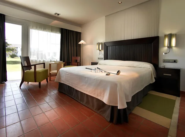 غرفة سوبيريور بسرير كوين، Parador Malaga Golf 2/2