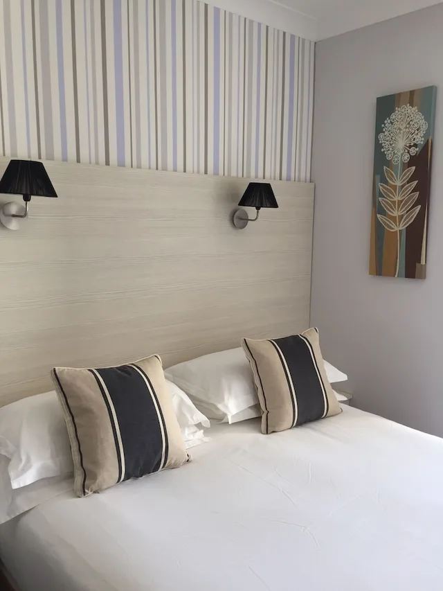 غرفة عائلية بإطلالة على البحر بشرفة، Dalmeny Resort Hotel 4/4