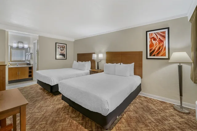 غرفة قياسية بسريرين كوين، Best Western Plus Northwoods Inn 1/10