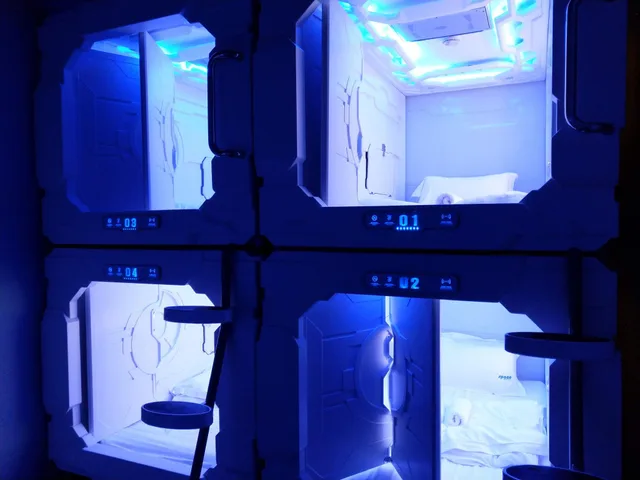 غرفة عائلية، Space Hotel 2/2