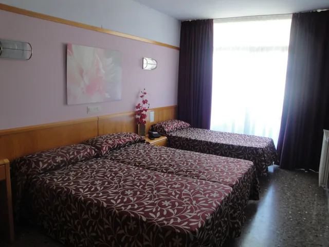 غرفة عائلية، Hotel Esplendid 2/8