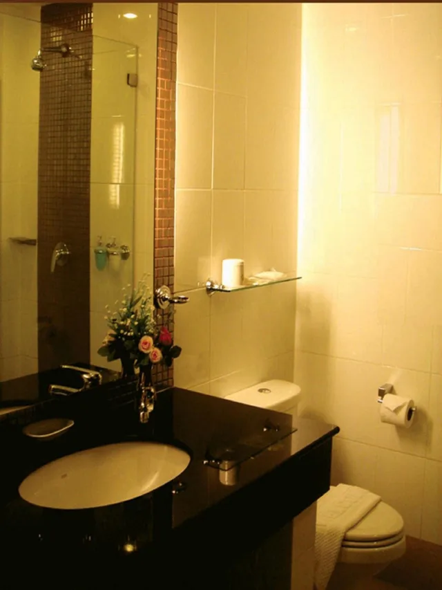 Deluxe, Maninarakorn Hotel 4/6