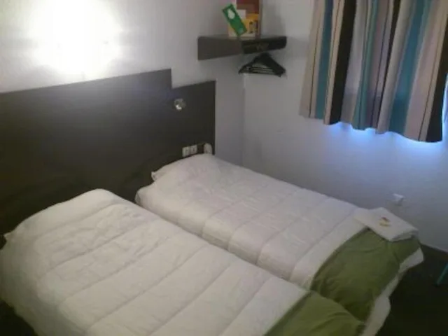 غرفة عائلية رباعية بسريرين منفصلين، The Originals Access, Hotel Beziers Est 1/1