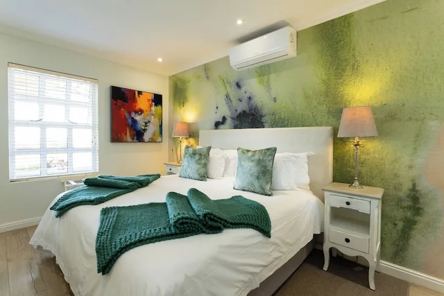 فيلا بسرير كينج، Kunjani Cottages 4/6